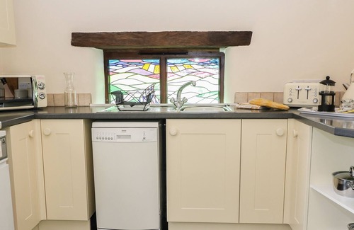 Sticklepath Cottage | OLD STABLE COTTAGE, family friendly, with pool in Okehampton