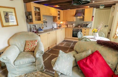 Loftus House | Old Stables Cottage