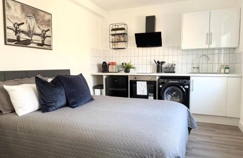 Hoxton West Apartment | Old Street Studio with Washer and Dryer