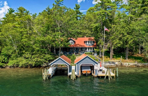Moultonborough House | Old Time Winnipesaukee Lodge