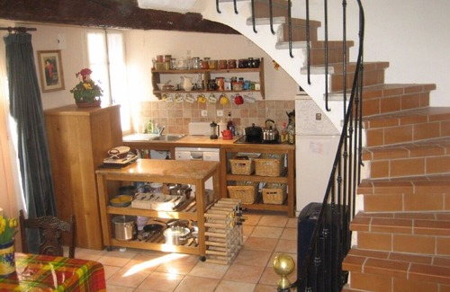Ceret House | Old town centre house; wine bar & cafes 50m, sea 30mins Pyrenees close