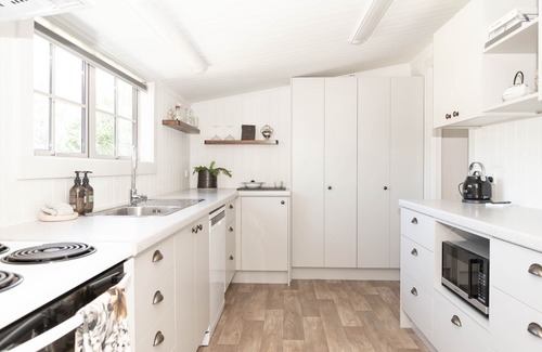 Clyde Cottage | Oldest stone cottage in clyde