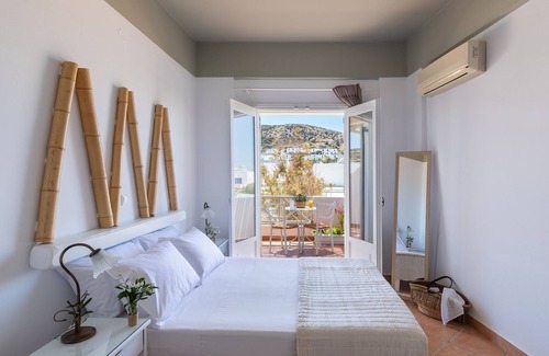 Galissas Bed & Breakfast | OLIVAS ROOMS
