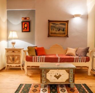 Firostefani House | Olive Leaf Houses