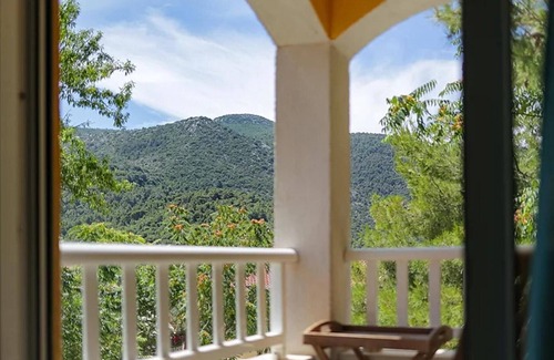 Dubrava Apartment | Olive-sunset Haven in Zuljana