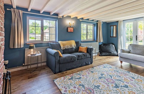 Happisburgh House | Ollands Cottage - Three Bedroom House, Sleeps 6
