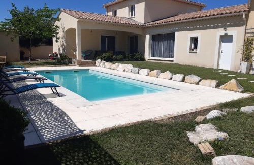 Caromb Villa | Olympe de Provence