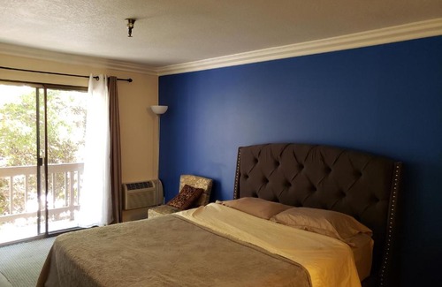 Pico - Robertson Hotel | Olympic Suites B08