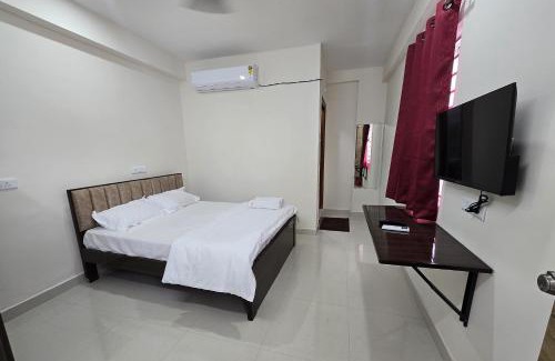 Madhapur Hotel | Om Sri Vigneshwara Palani Grand Hotel