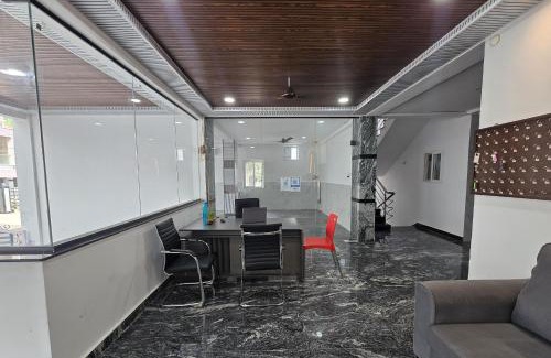 Madhapur Hotel | Om Sri Vigneshwara Palani Grand Hotel