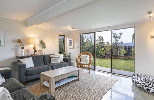 Omaha Cottage | Omaha Ocean Vista - Omaha Holiday Home