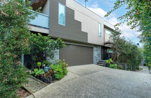 Inverloch House | Omaroo on Surf Inverloch
