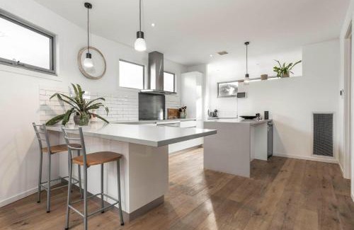 Inverloch House | Omaroo on Surf Inverloch