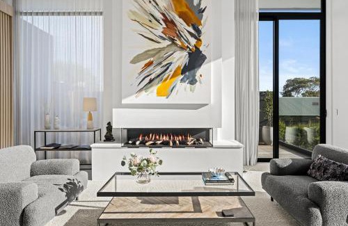 McCrae Villa | OMG the Views! Your Luxury Bay Retreat Awaits!