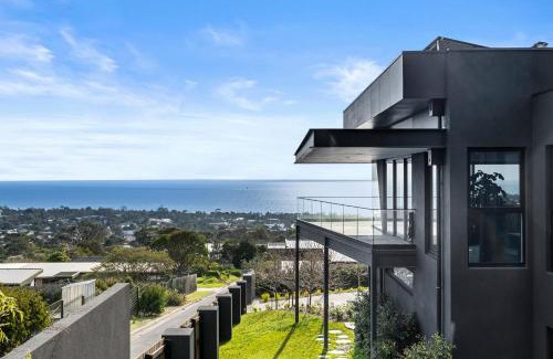 McCrae Villa | OMG the Views! Your Luxury Bay Retreat Awaits!