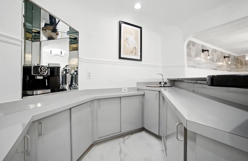 Bayview House | On Beach 3BD+Loft: Sauna|HotTub|Billard|FencedDeck