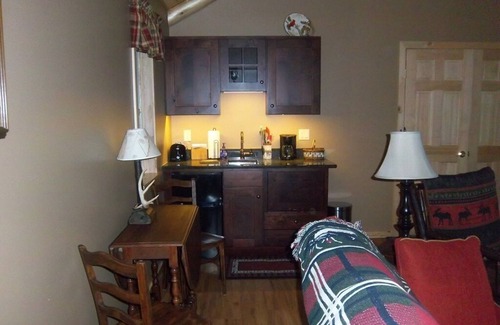 Bloomingdale Apartment | On Franklin Pond - Lake And Mountain Views With Convenient Lake Access