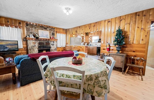 Peter Pan House | On Mountain Time-2bed 1bath+Loft
