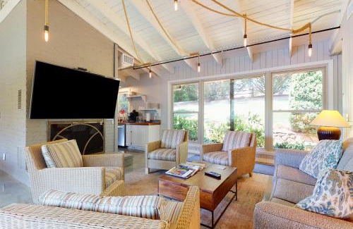 Lakemont House | On The Lake - Main House