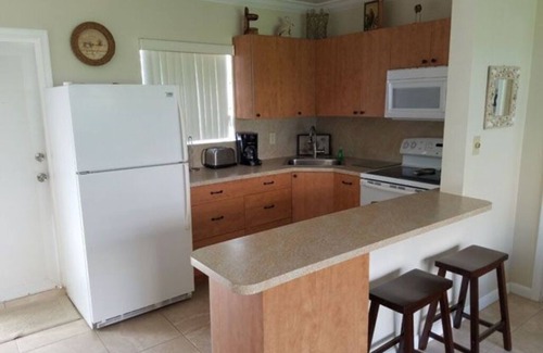 Hillsboro Beach Apartment | One Bedroom Apartment #104