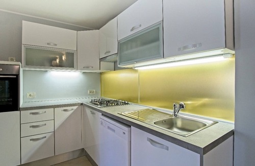 Veli Losinj Apartment | One-Bedroom Apartment in the center of Veli Losinj