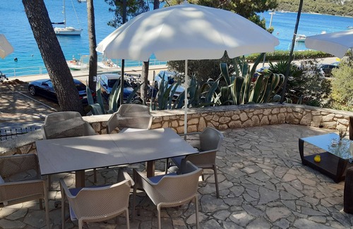 Cove Murtar Apartment | One bedroom apartment with terrace and sea view Mali Lošinj, Lošinj (A-10420-b)