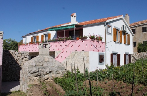 Sveti Jakov Apartment | One bedroom apartment with terrace Stivan, Cres (A-382-d)