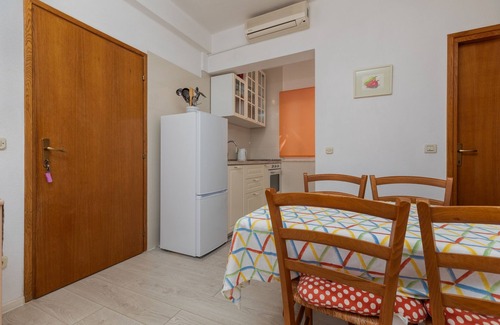 Drasnice Apartment | One bedroom apartment near beach Drašnice, Makarska (A-2670-d)