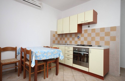Vidalici Apartment | One bedroom apartment near beach Vidalići, Pag (A-6359-b)