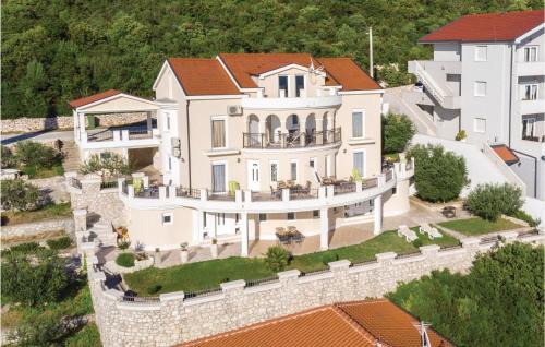 Komarna Apartment | One-Bedroom Apartment In Komarna
