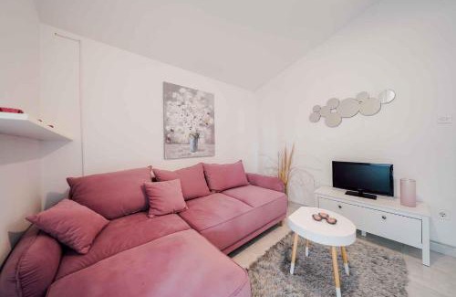 Ljubac Apartment | One-Bedroom Apartment in Ljubac I