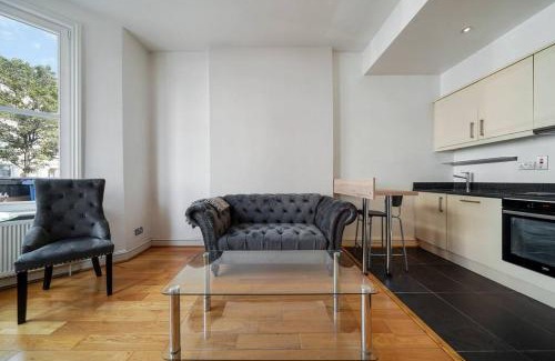 Harrow Road Apartment | One-bedroom apartment in Queen's Park