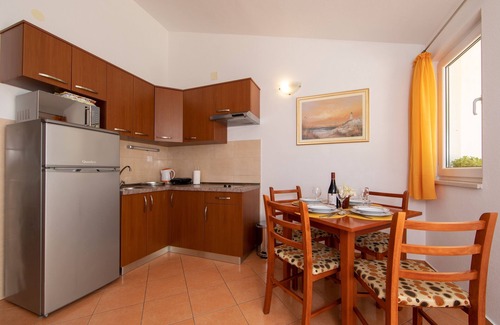 Igrane Apartment | One bedroom apartment near beach Igrane, Makarska (A-18069-c)