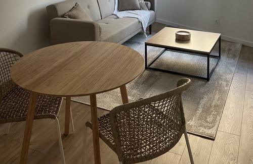 Mantega Apartment | One Bedroom Apartment Nice - Zen and Cozy