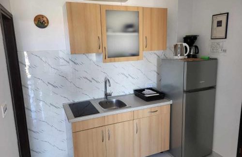 Jezera Apartment | One bedroom apartment on the beach Zaratic Jezera