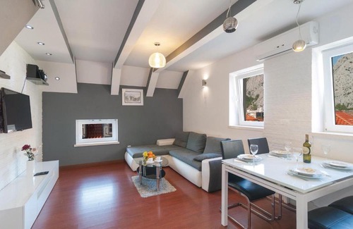 Omis Apartment | One-Bedroom Apartment Vangrad 01