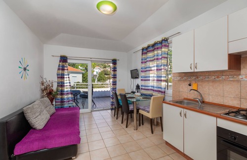 Igrane Apartment | One bedroom apartment with terrace and sea view Igrane, Makarska (A-22690-a)