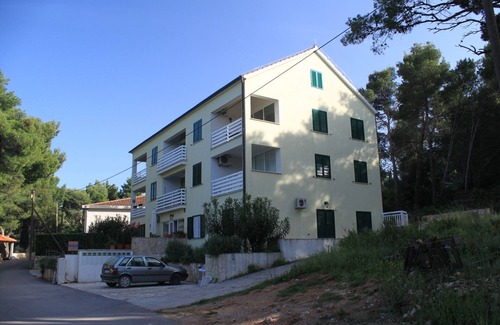 Island Hvar Apartment | One bedroom apartment with terrace and sea view Jelsa, Hvar (A-8751-a)