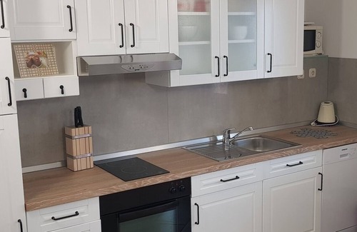 Murvica Apartment | One bedroom apartment with terrace and sea view Murvica, Brač (A-20190-a)