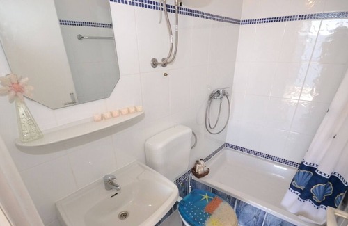Murvica Apartment | One bedroom apartment with terrace and sea view Murvica, Brač (A-20190-a)