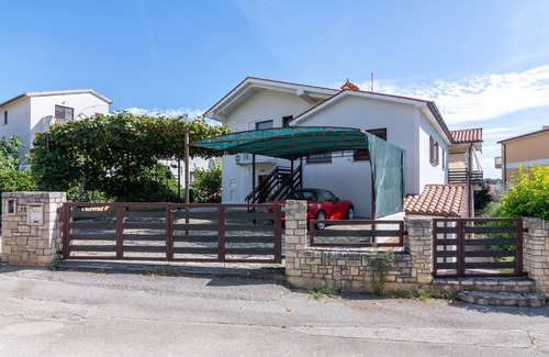 Pjescana Uvala Apartment | One bedroom apartment with terrace Pješčana Uvala, Pula (A-7349-b)