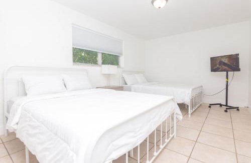 Edgewater Apartment | One Bedroom Apartment - with Parking & Balcony - Heart of Wynwood