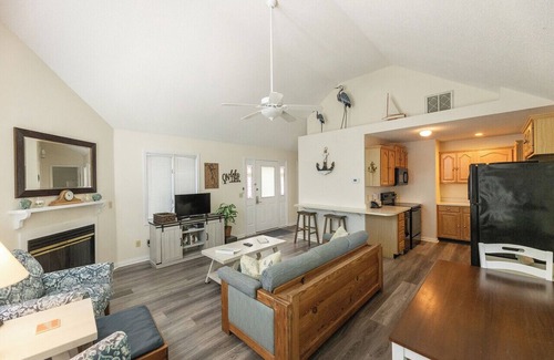 Grand Rivers Condo | One Bedroom Bayside Condo