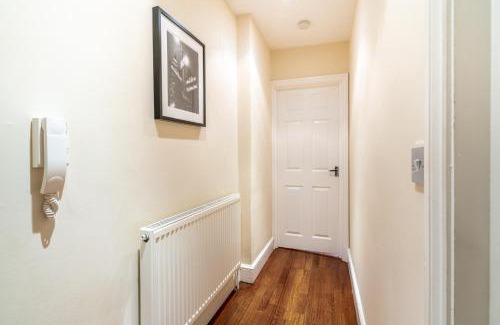 Bush Hill Park Apartment | One Bedroom Flat in Bush Hill Park