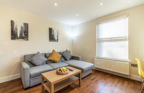 Bush Hill Park Apartment | One Bedroom Flat in Bush Hill Park