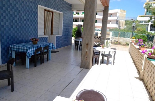 Monopoli House | One bedroom house at Monopoli 100 m away from the beach with enclosed garden and wifi
