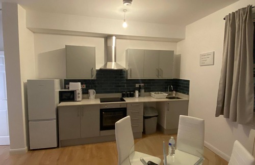 Walpole Apartment | One bedroom in Ealing F3
