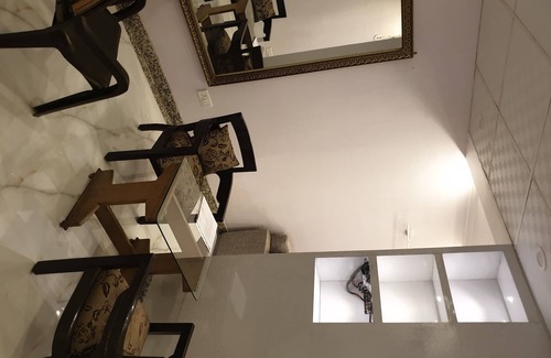 Vasant Kunj House | One bedroom luxurious apartment close to airport