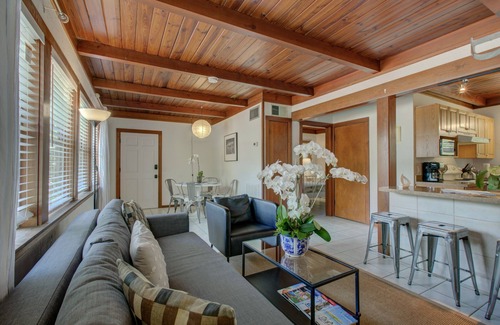 South Sarasota House | One bedroom Mid-Century Gem, West of the Trail.