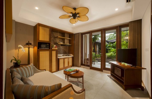 Downtown Kuta Hotel | One Bedroom Suite 2 minutes to Kuta Beach